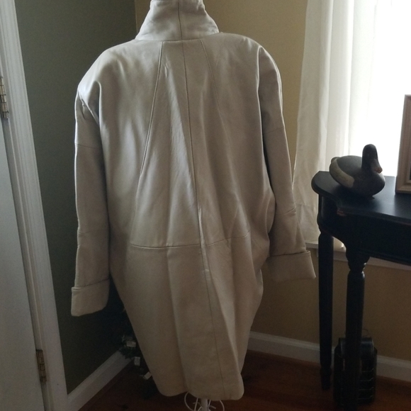 CLASSIC SOPHISTICATION ❣️Beautiful oatmeal leather coat - Picture 4 of 8